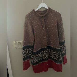 Women’s Beautiful Pride Landings Sweater Size Large 
GUC